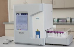ADVIA 560